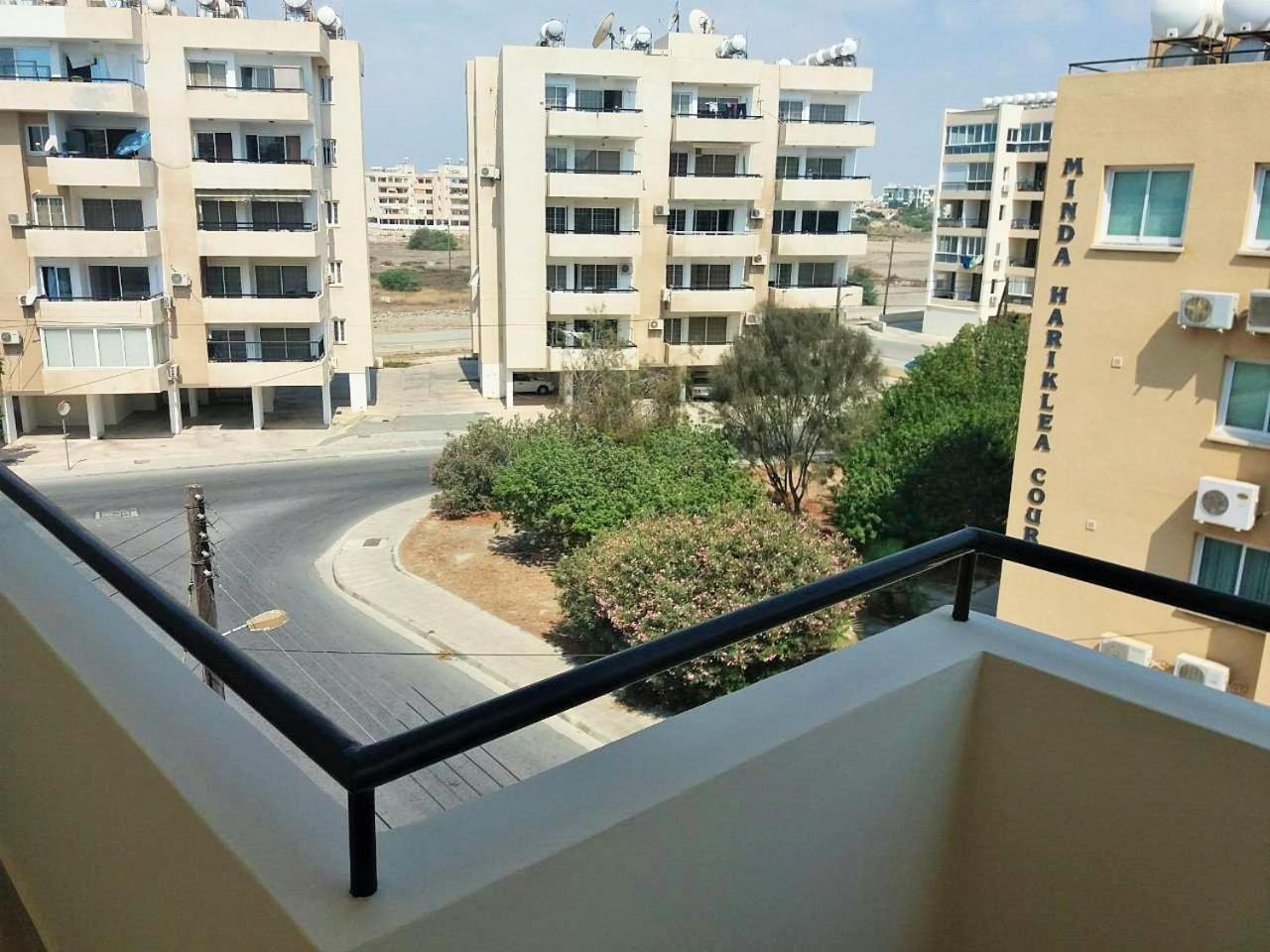 Apartment 301 Carisa Napa - Holiday Flats Larnaca Buitenkant foto