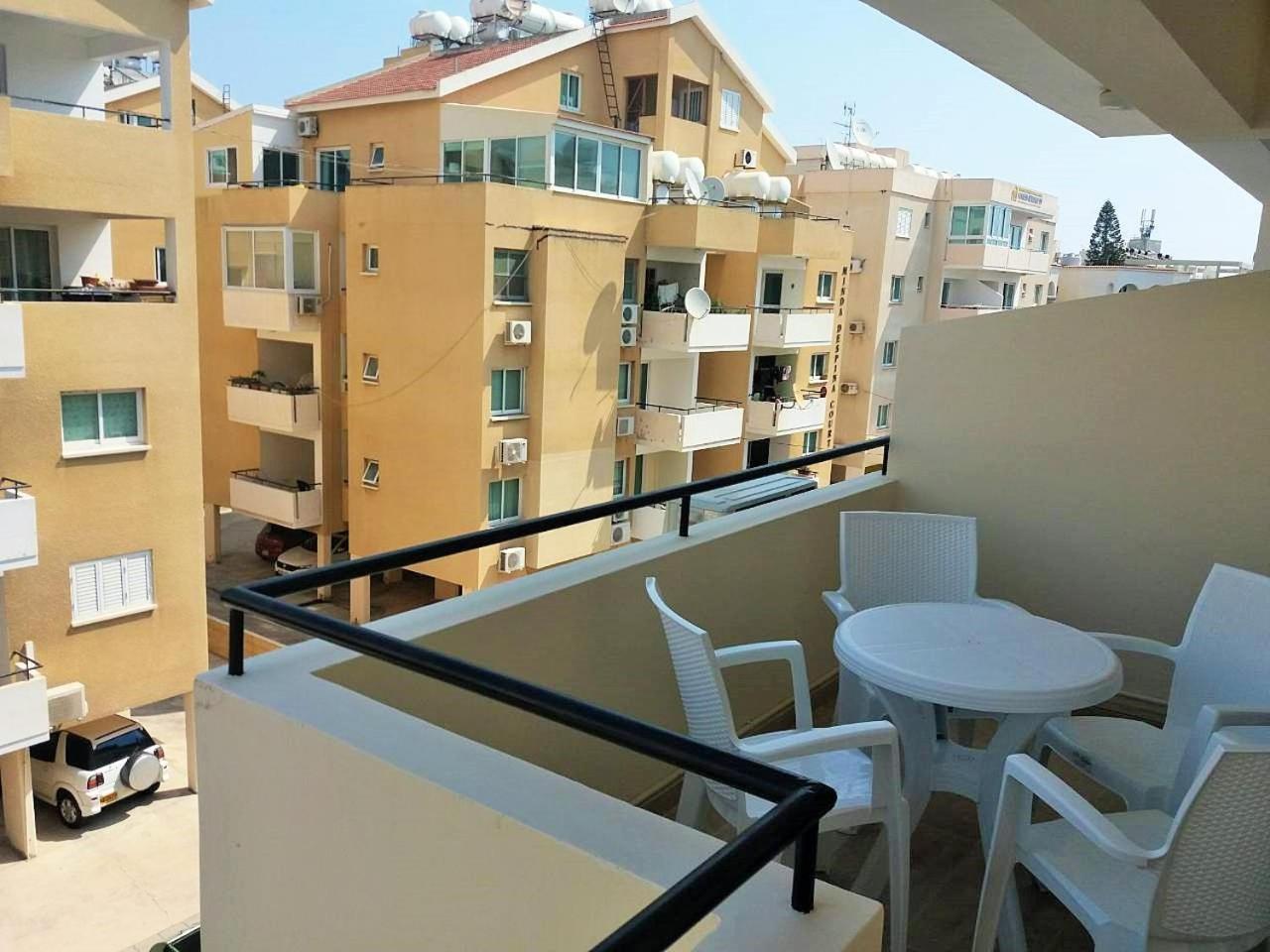 Apartment 301 Carisa Napa - Holiday Flats Larnaca Buitenkant foto